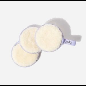 Saie Hello Beauty Reusable Makeup Rounds